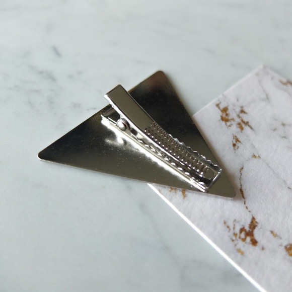 Silver Triangle Brushed Metal Hairpin Barrette - Picture 3 of 6